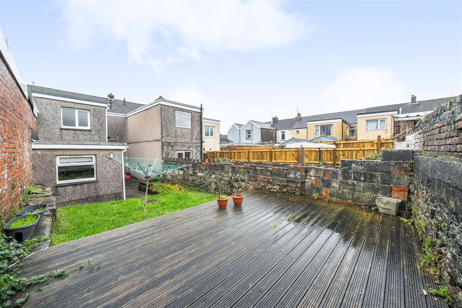 Burrows Road, Sandfields, Swansea, SA1 3TT